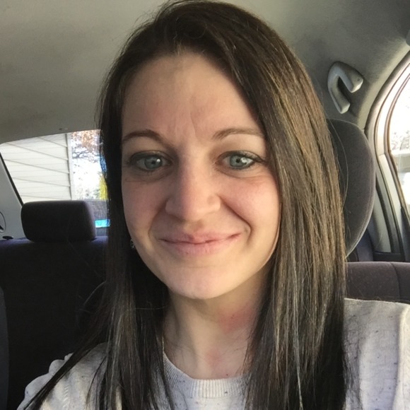 Meet your Posher, Abigail - Picture 1 of 1